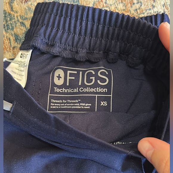 Figs Yola Skinny Scrub Pants - Picture 9 of 9
